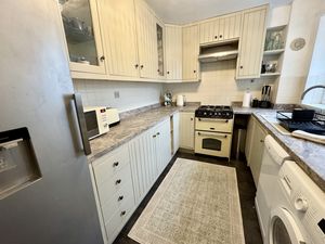 Kitchen- click for photo gallery